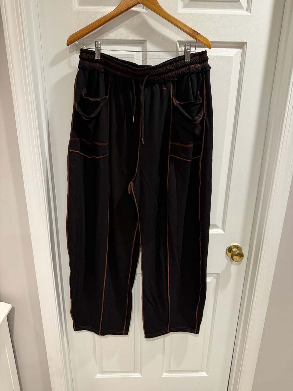 NWT Olice Contrast Stitch Barrel Sweatpants Size 2XL Black